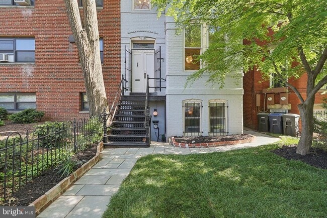 Building Photo - 409 South Carolina Ave SE