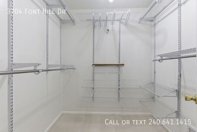 Building Photo - 3704 Font Hill Dr