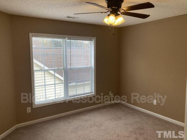 Building Photo - 9012 Blakehurst Dr
