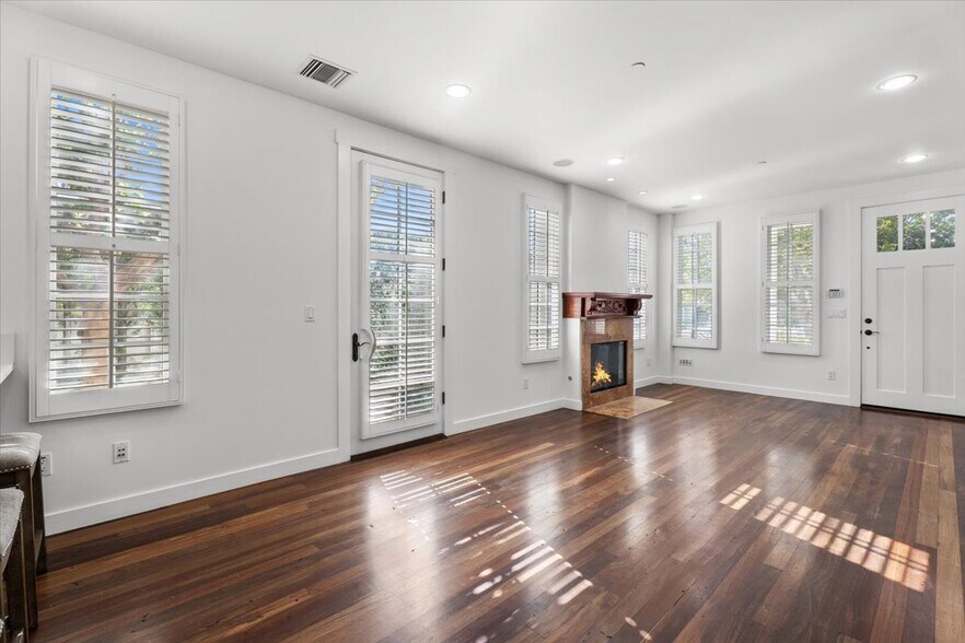 Building Photo - 1229 22nd St