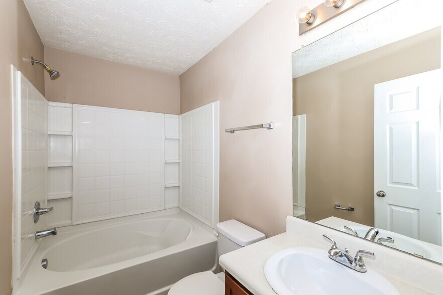 Building Photo - 1870 Grove Way