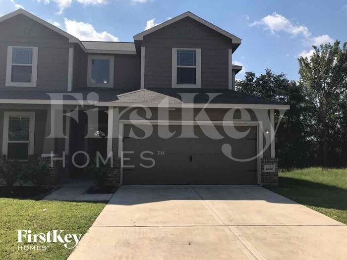 Primary Photo - 6630 Blimp Base Blvd