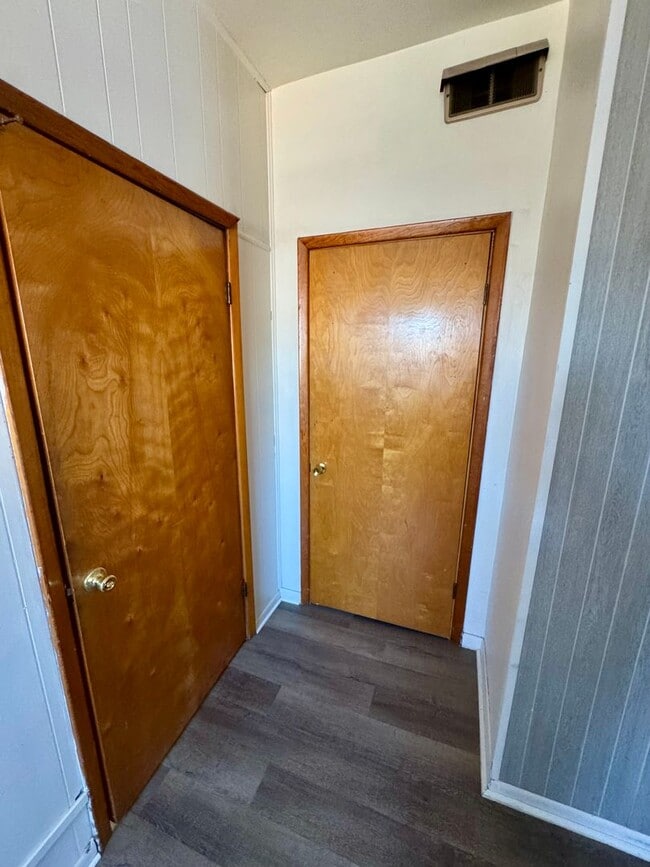 Building Photo - 212 N Highland Ave