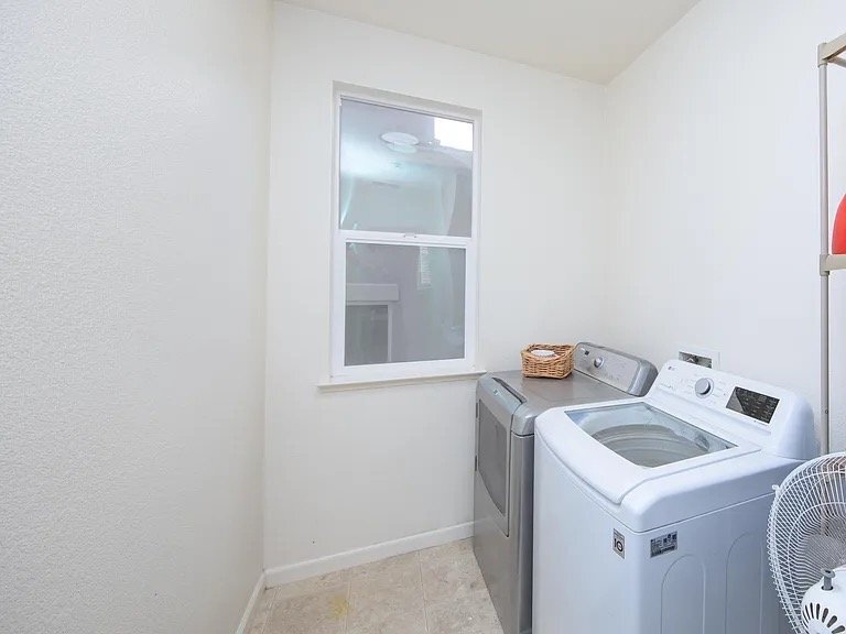 Building Photo - 2168 Wellington Dr