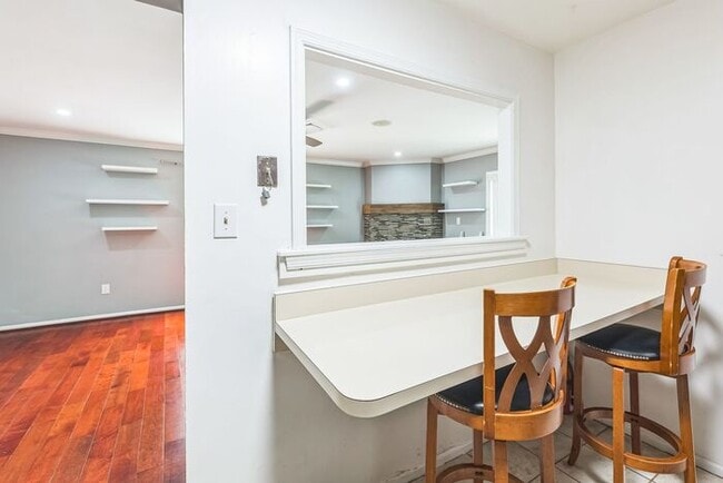 Building Photo - 4556-c Ryan Pl 50-M