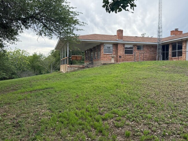 Building Photo - Smithville Single Story Home with Views