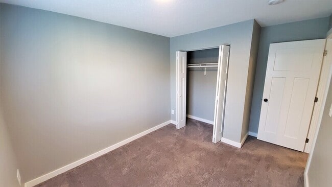 Building Photo - 448 N 18th Ave
