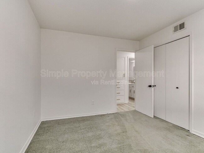 Building Photo - 104 Marilyn Ave