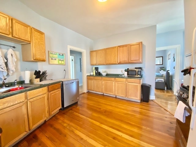 Building Photo - 4 Alcott St