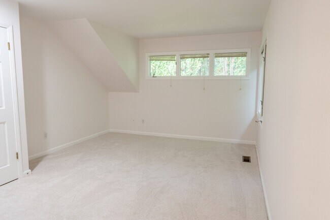 Building Photo - 4bd/3.75ba