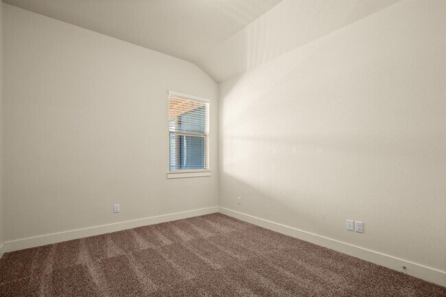 Building Photo - 301 Bluff St