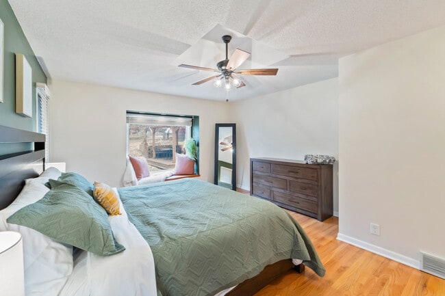 Building Photo - 6601 Lincoln Ave