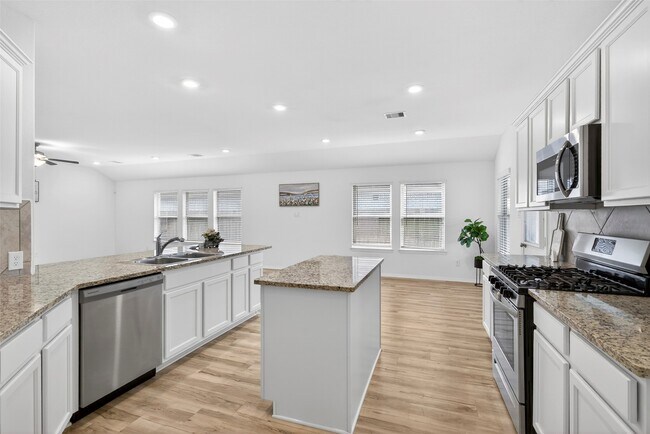 Building Photo - 5402 Still Creek Ranch Dr