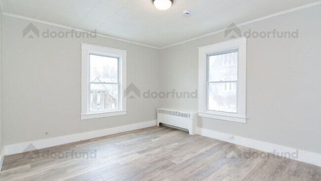 Building Photo - 11 Pleasant St