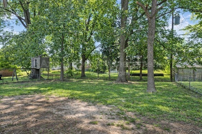 Building Photo - 906 Chula Dr