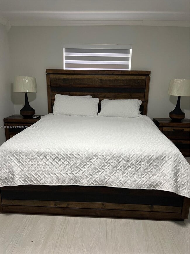 Building Photo - 6284 SW 26th St