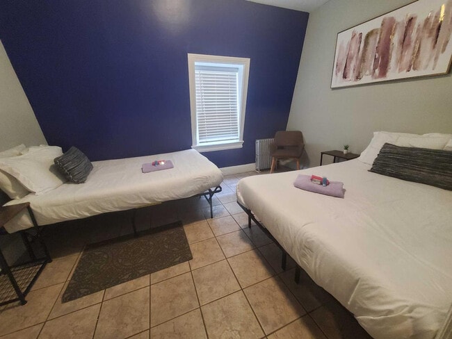 Building Photo - 280 Plainfield St