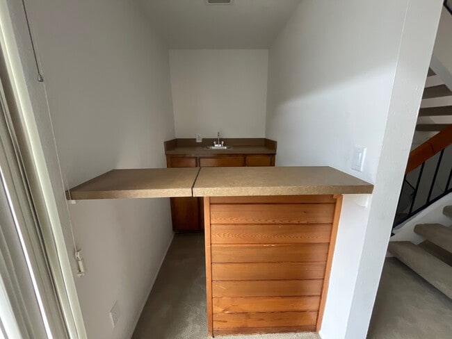 Building Photo - 2506 Levante St