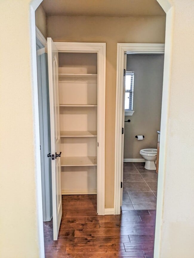 Building Photo - Stunning 4 Bed 2 Bath Home close to Elm Springs Walmart!