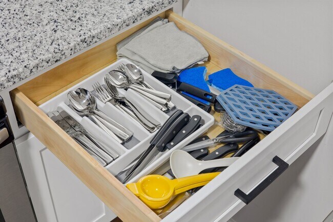 Building Photo - 3285 Marlanta Dr