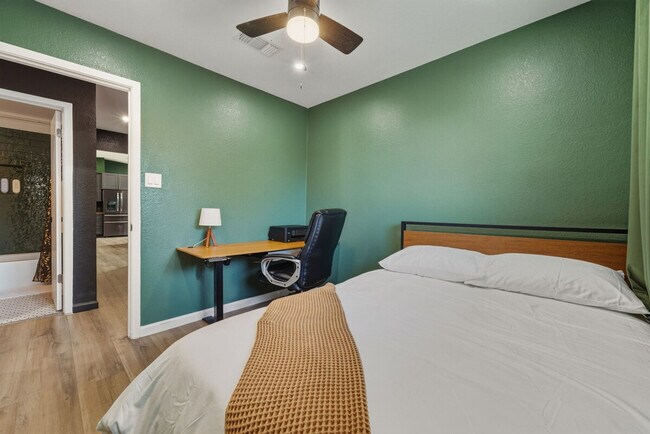 Building Photo - 4807 Carsonhill Dr