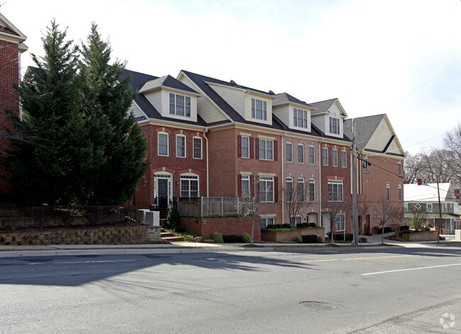 Building Photo - Abingdon Court Apartments