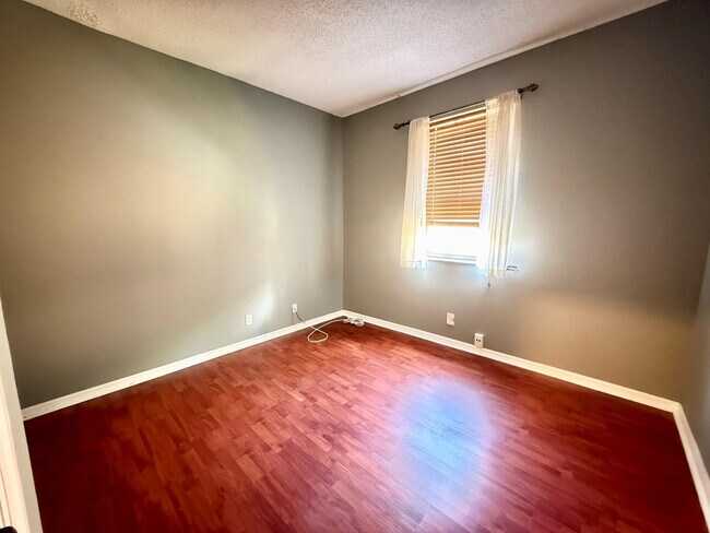 Building Photo - 1402 Veracruz Ln