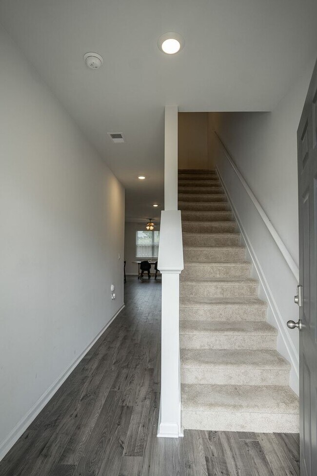 Building Photo - 950 Quaint Parish Cir