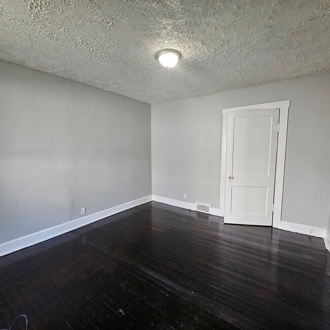 Building Photo - 2519 Delaware St