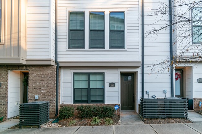 Primary Photo - Beautiful Townhome in Charlotte