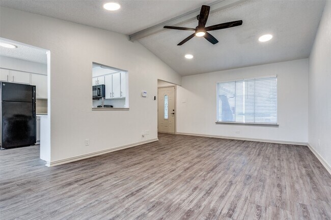 Building Photo - 2128 Trellis Pl