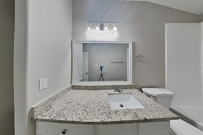 Building Photo - 6110 Wilcox Point Dr