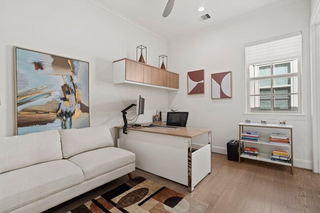 Building Photo - 2174 Briarglen Dr