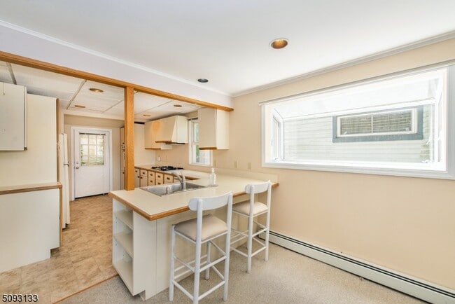 Building Photo - 21 E Shore Rd