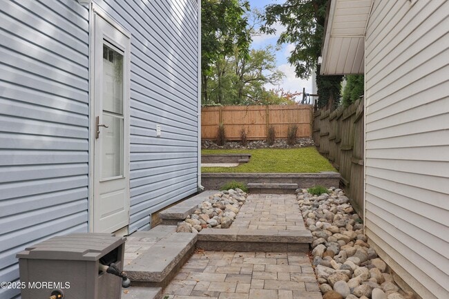 Building Photo - 811 Shore Concourse