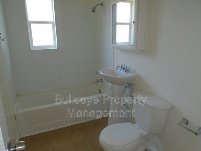Building Photo - 303 W Highland Ave