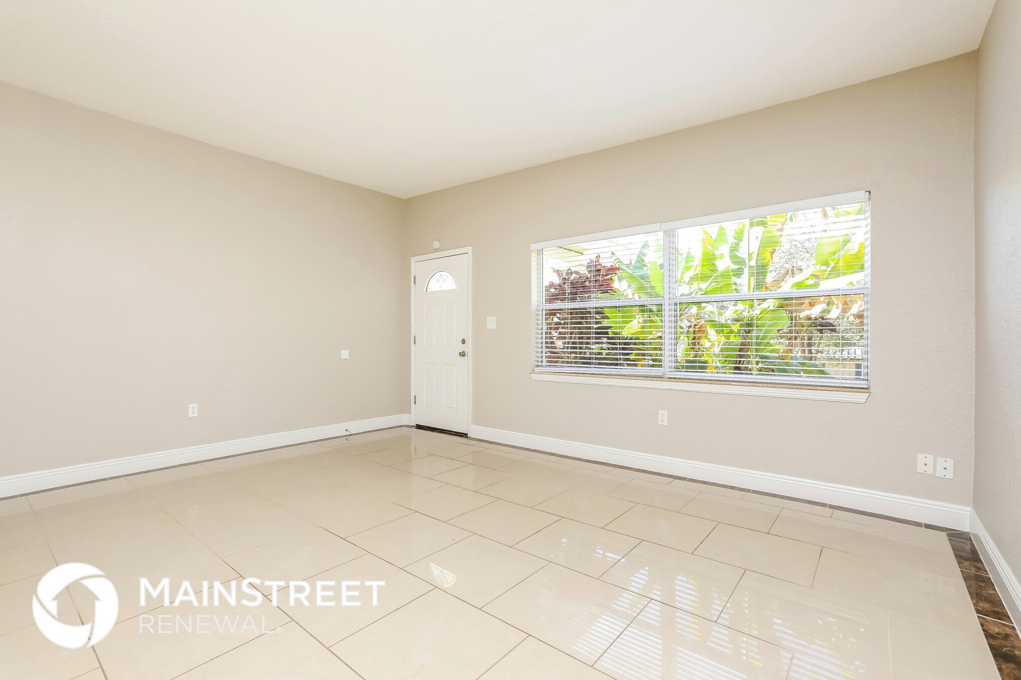 Building Photo - 1123 Suncrest Dr