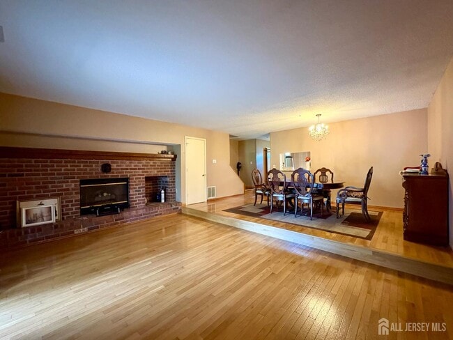 Building Photo - 286 Bromley Pl