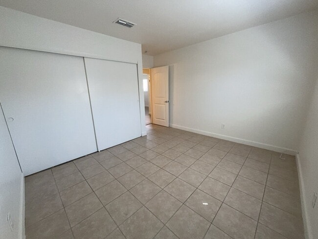 Building Photo - 1521 Cobb Ln