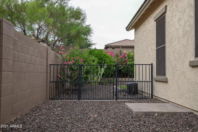 Building Photo - 5528 W Alyssa Ln