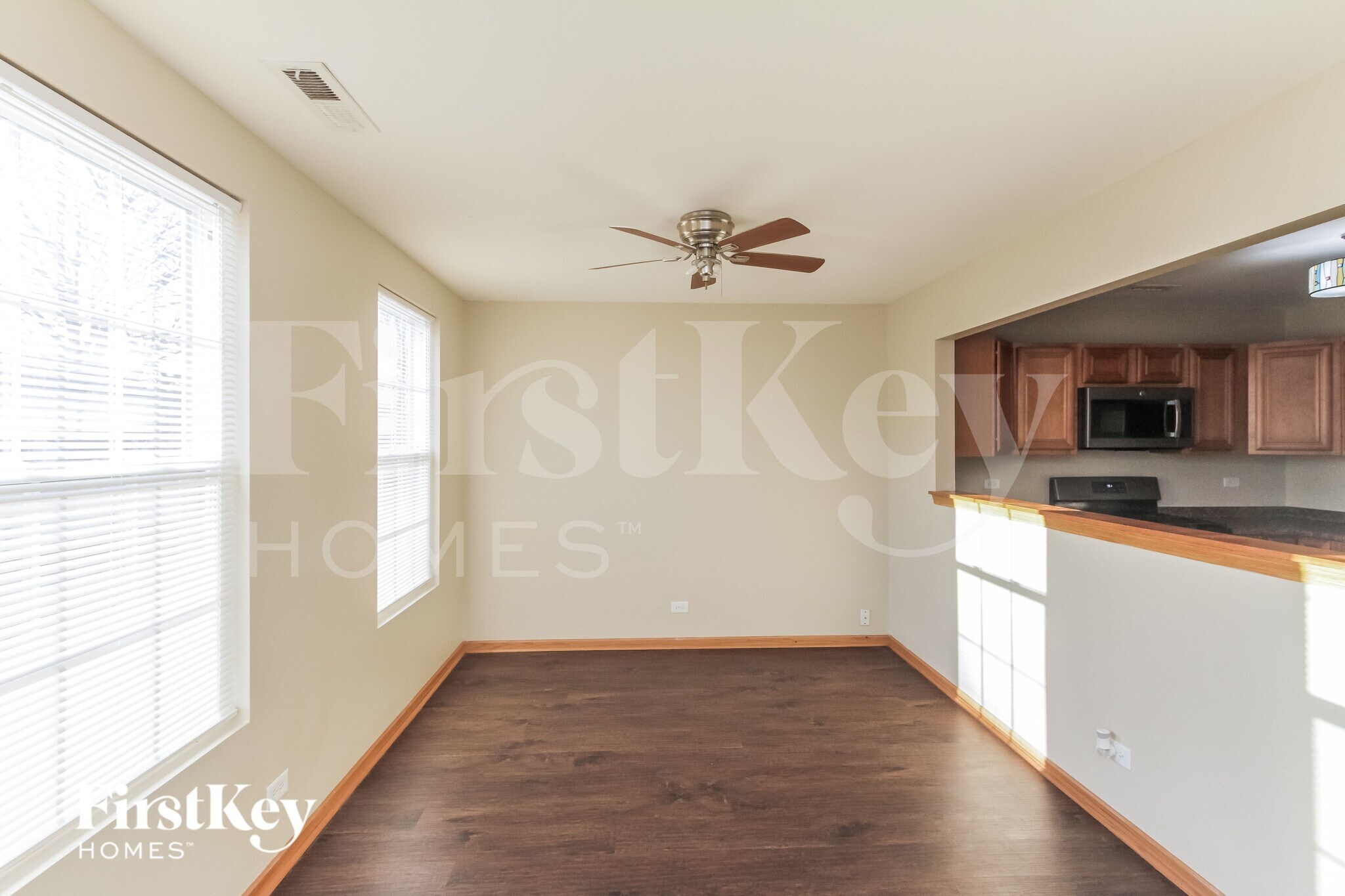 Building Photo - 1033 Four Seasons Blvd