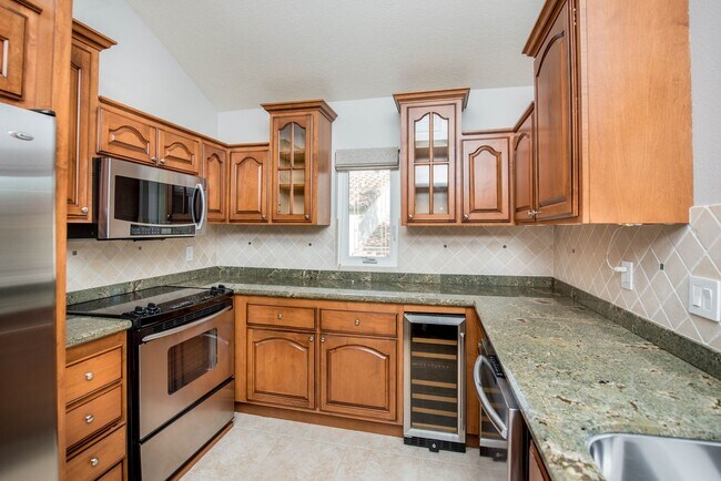 Building Photo - Beautiful Newport Beach Condo