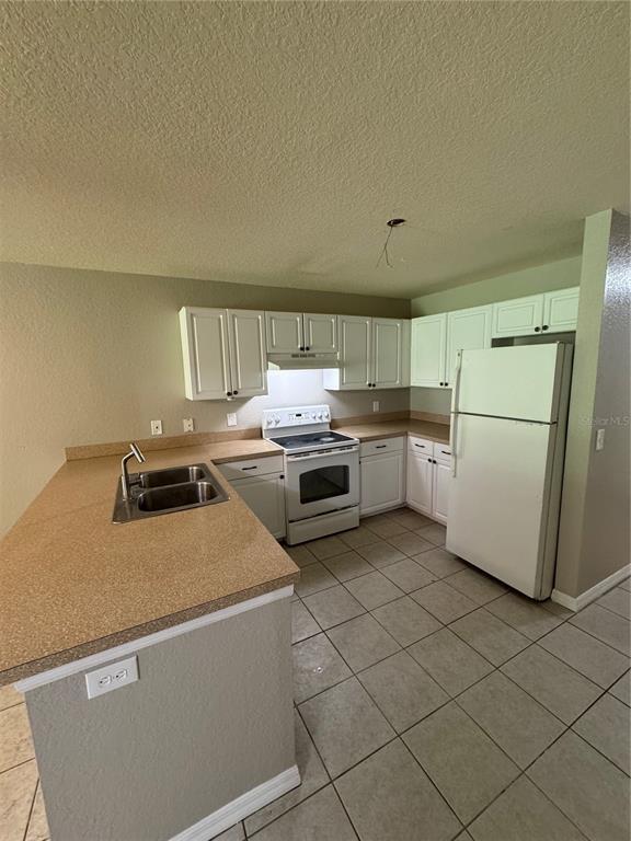 Building Photo - 1011 Fox Lake Dr