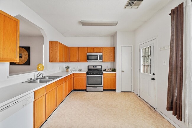 Building Photo - 24203 Pinecreek Point