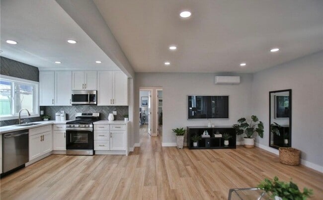 Building Photo - 436 Cedar Ave
