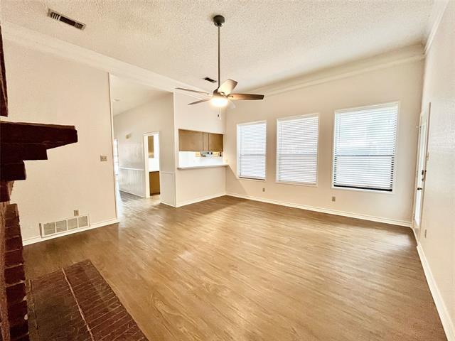 Building Photo - 6105 Paradise Dr