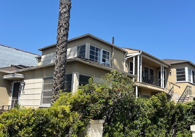 Charming 5-Unit Building Steps to Melrose - 624 N Spaulding Ave