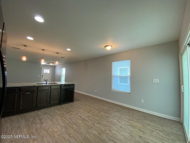 Building Photo - 8427 Thor St