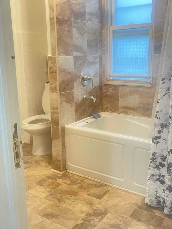 Building Photo - 214 Chamberlain Ave