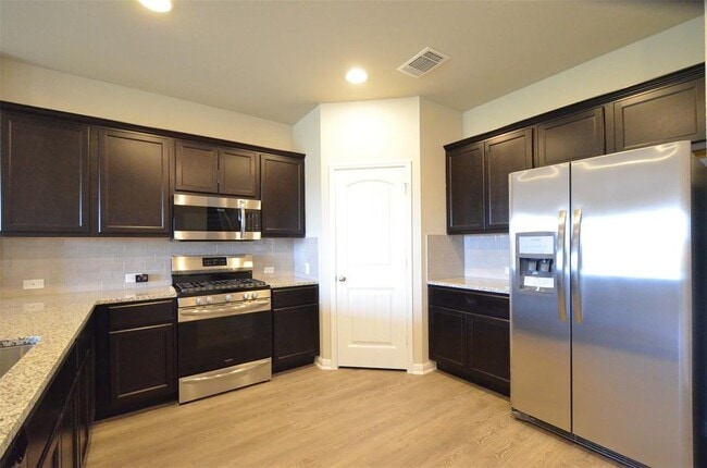 Building Photo - 2105 Port Ellen Dr